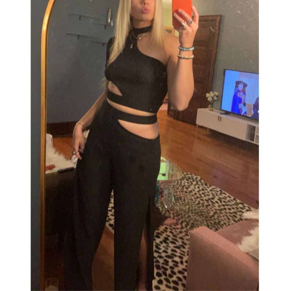 Internet Doll Black Two Piece Cutout Set